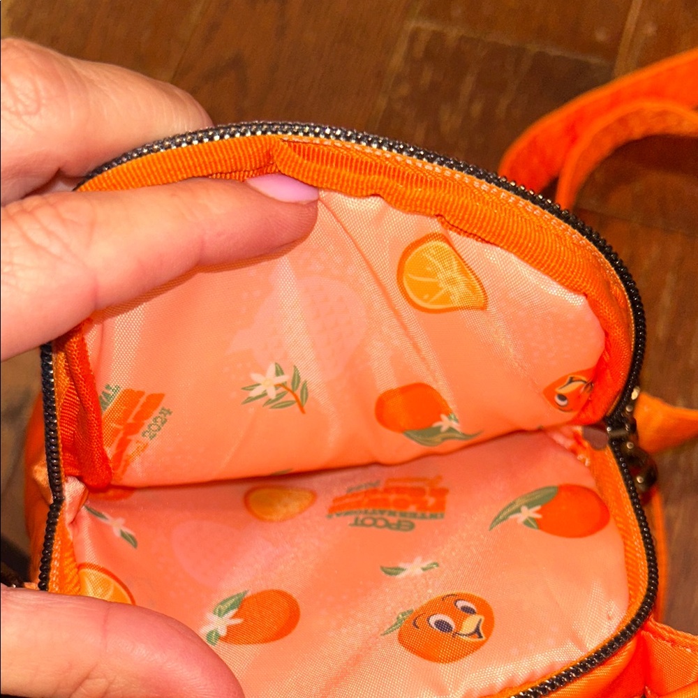 Disney Orange Bird Lug Crossbody Bag - Picture 12 of 14